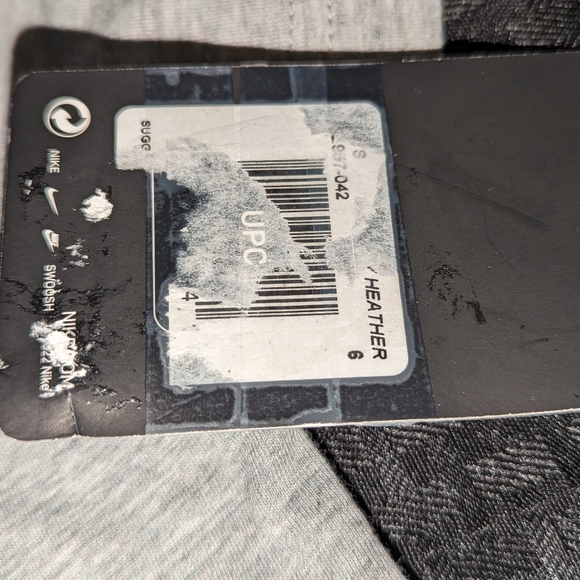 Kids Gray Nike USA American Flag t-shirt. - Picture 6 of 6